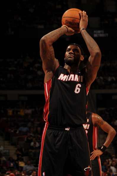 讨论迅速聚 讨论迅速聚